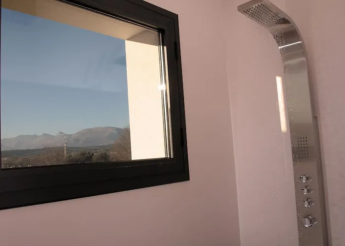 El Hotelito Отель Навалуэнга