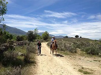 El Hotelito Отель Навалуэнга
