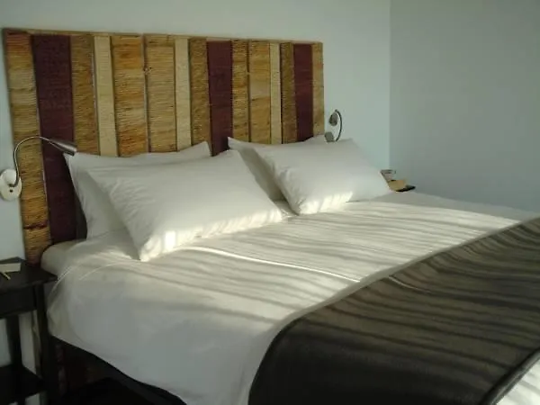 El Hotelito Отель Навалуэнга